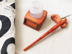 The Happy Hands Oblique Holder | Happy Hands Project